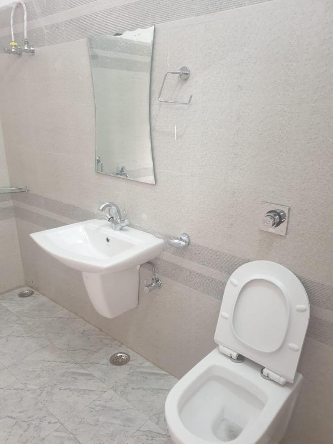 Jp International Naimisharanya Hotel Екстериор снимка